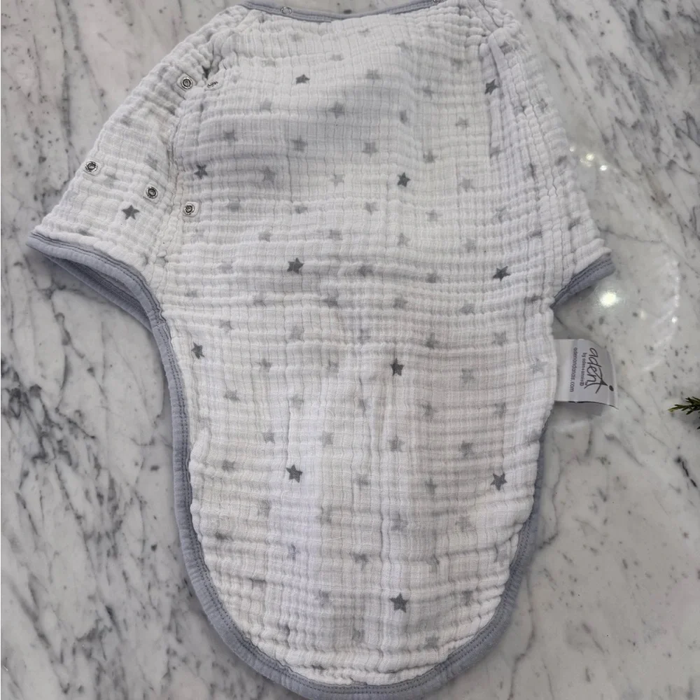 aden + anais Starry White and Gray Muslin Swaddle Buttons